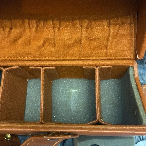 Vintage Pentax Brown Leather Camera Bag with accessories. - Picture 9 of 16